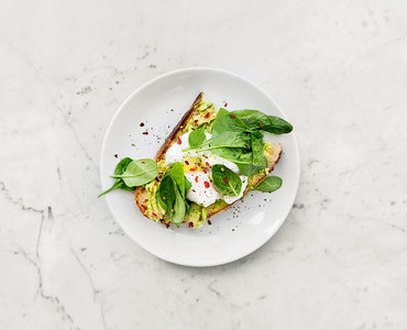 Şabalıd souslu salat resepti